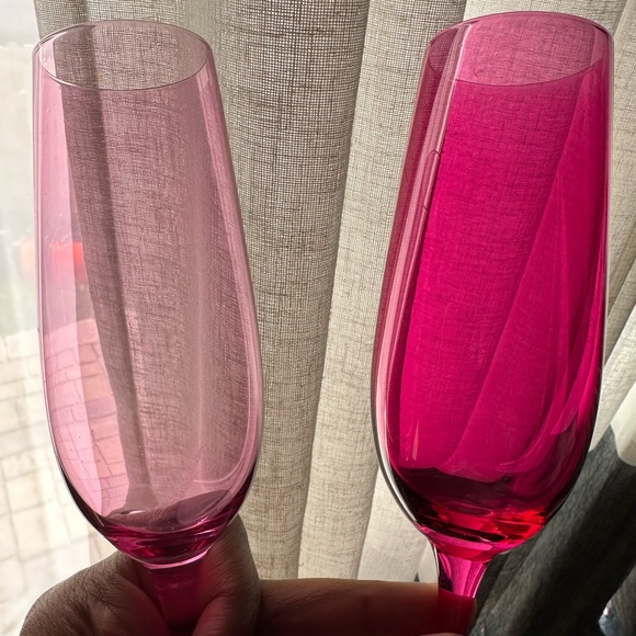 NIB Dragon Glassware x Barbie Champagne Flutes, Pink and Magenta Set of 2 - Picture 9 of 9